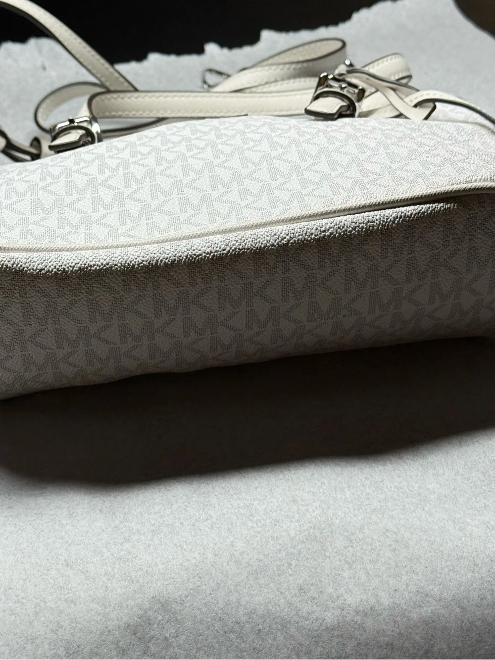 Michael Kors White MK Signature Tote with Removable Strap and Wristlet